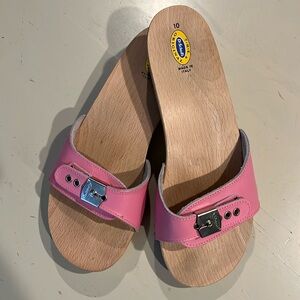 Dr.Scholl’s pink clog